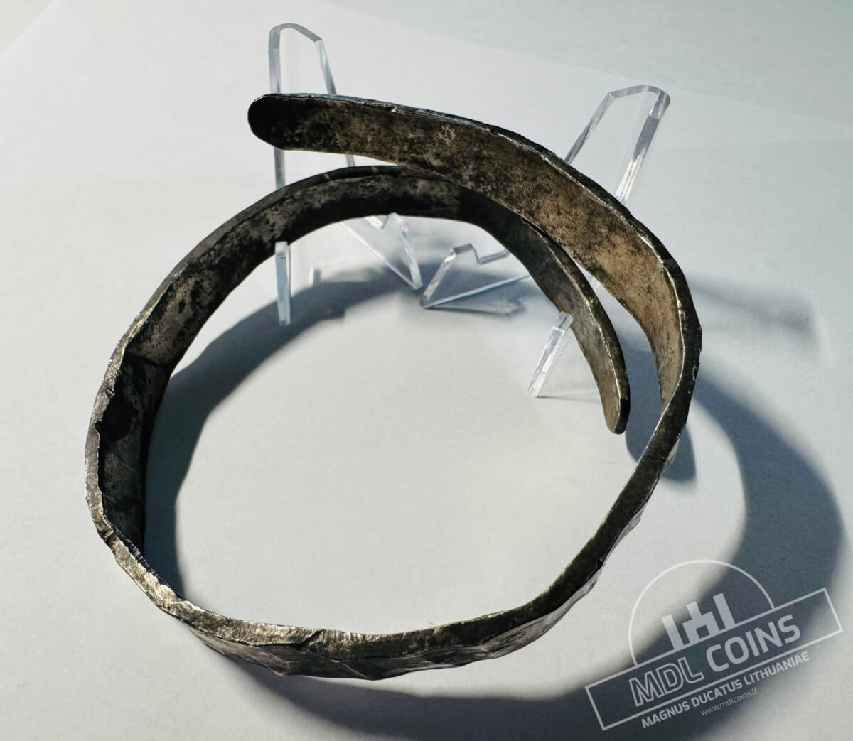 XI amžiaus Vikingų žiedinis keturkampio pjūvio rantuotas lydinys - buvo naudojamas piniginiams atsiskaitymams Baltijos jūros regione - Image 2