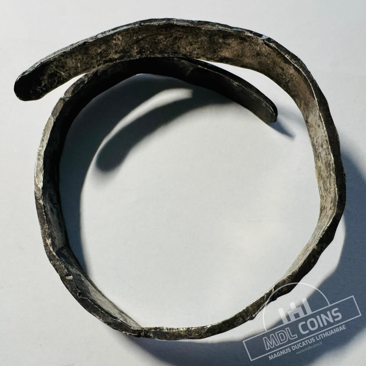 XI amžiaus Vikingų žiedinis keturkampio pjūvio rantuotas lydinys - buvo naudojamas piniginiams atsiskaitymams Baltijos jūros regione - Image 4
