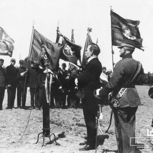 Lietuvos Respublikos Prezidentas Antanas Smetona sako kalbą Tautos šventėje - 1928 metai - Drobė (su porėmiu / be porėmio)