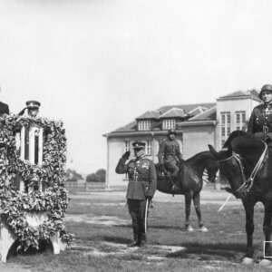 Antano Smetonos apsilankymas Pirmajame pėstininkų pulke Ukmergėje - Drobė (su porėmiu / be porėmio)