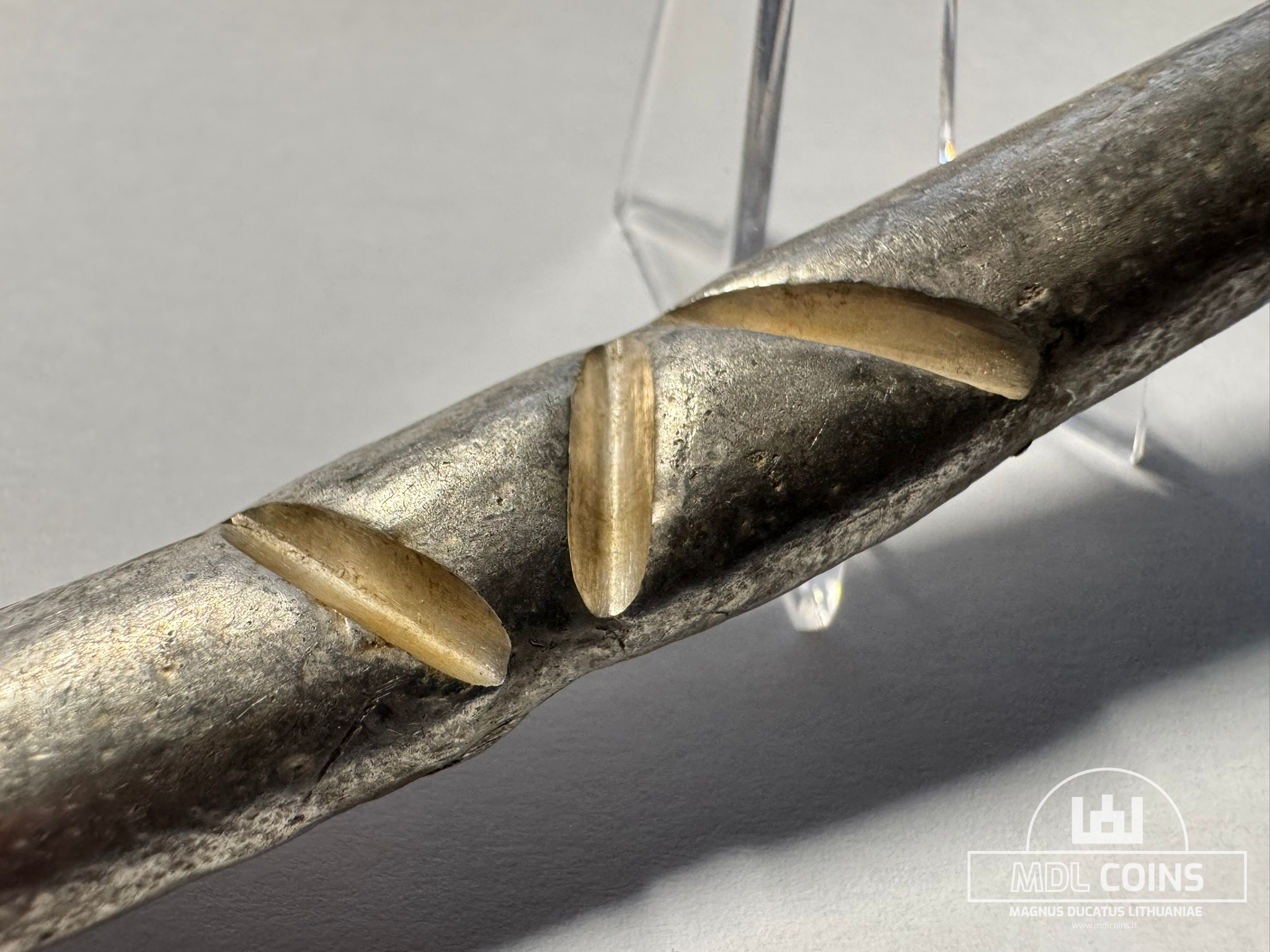 XIV amžiaus Lietuviškas lydinys / ilgasis su trim įkirtimais (13,2 cm / 106,6 g) - Image 2