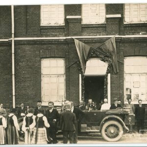 Lietuvos Respublikos Prezidentas Antanas Smetona per Joniškėlio abiturientų išleistuves -1927 m. liepos 28 d. - 8,5 x 13,8 cm