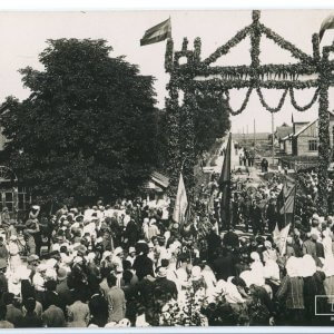 Joniškėlio gyventojai sutinka Lietuvos Respublikos Prezidentą Antaną Smetoną - 1927 metai - 8,7 x 13,8 cm