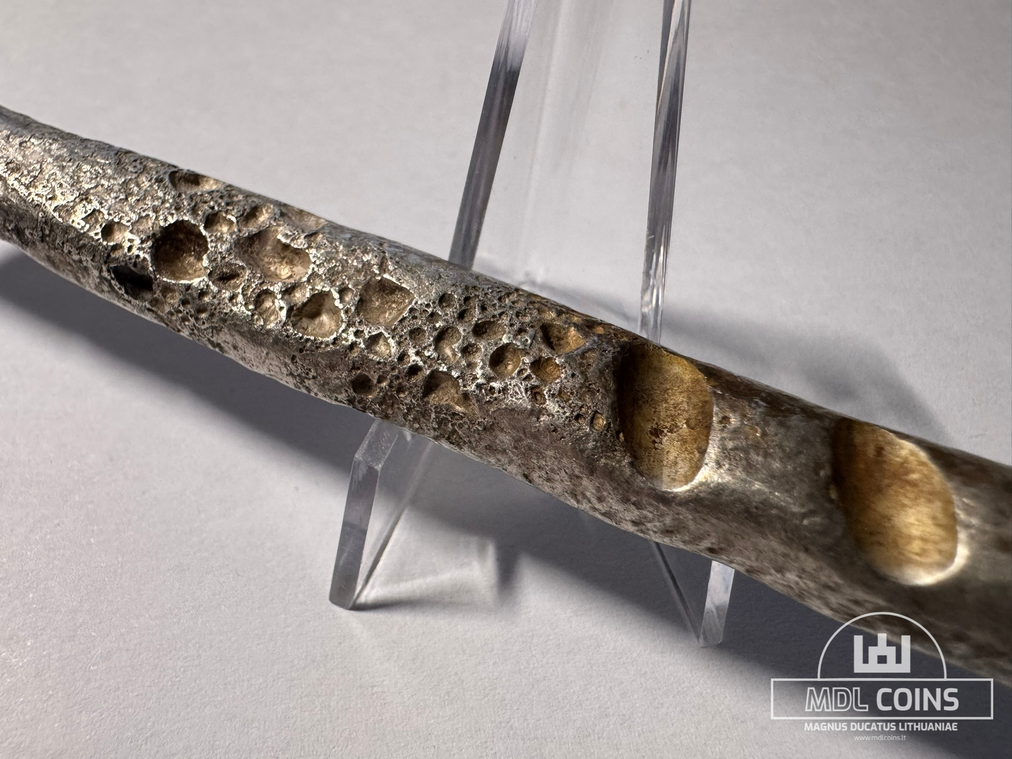 XIV amžiaus Lietuviškas sidabrinis lydinys / ilgasis su dviem įkirtimais (12,7 cm / 106,56 g) - Image 2