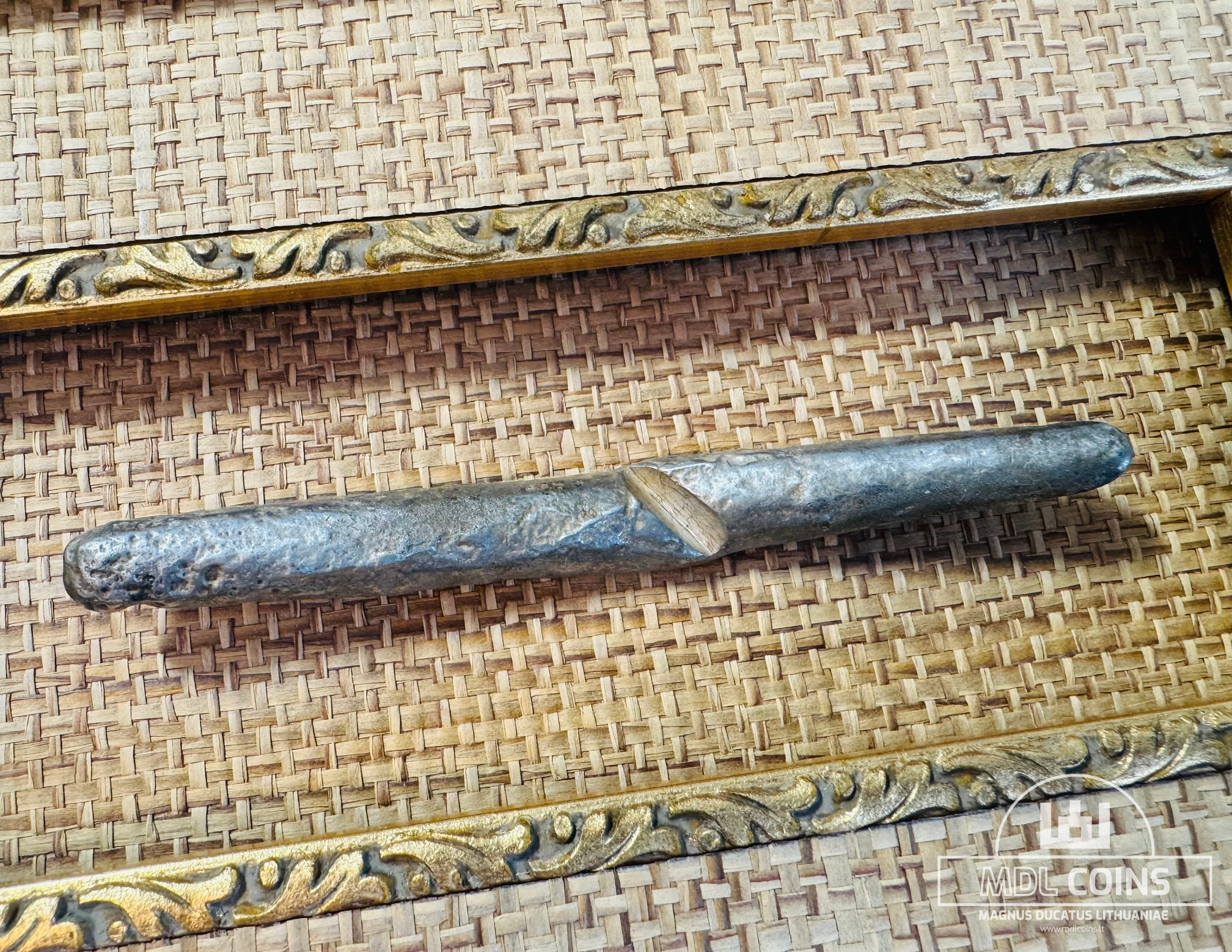 XIV amžiaus Lietuviškas sidabrinis lydinys / ilgasis su vienu įkirtimu (12,3 cm / 99,32 g) - ĮRĖMINTAS - Image 3