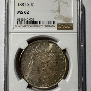 Alternative view of JAV - 1881 metų 1 doleris - "Morganas" - NGC MS62 - (Sidabras 900 / 26,73 g)
